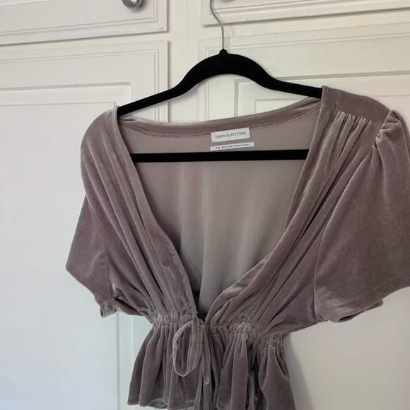 Urban outfitters velvet cropped wraparound blouse gray - Picture 4 of 6